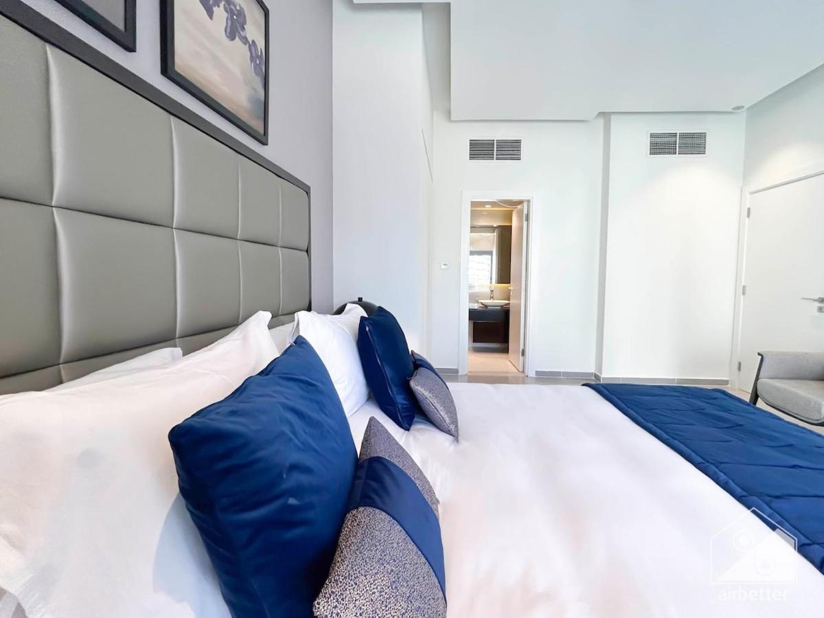 Luxury Stay At Damac Majestine With Balcony & Views Dubai Exterior foto